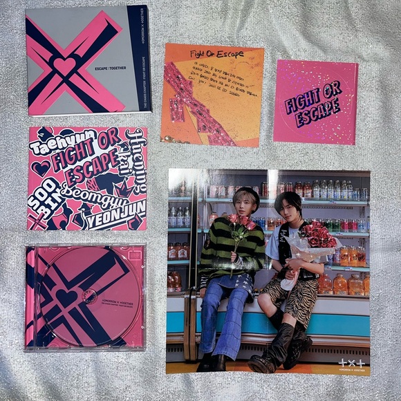 Tomorrow X Together Fight or Escape : Fight and Escape: Together bundle - Picture 5 of 12